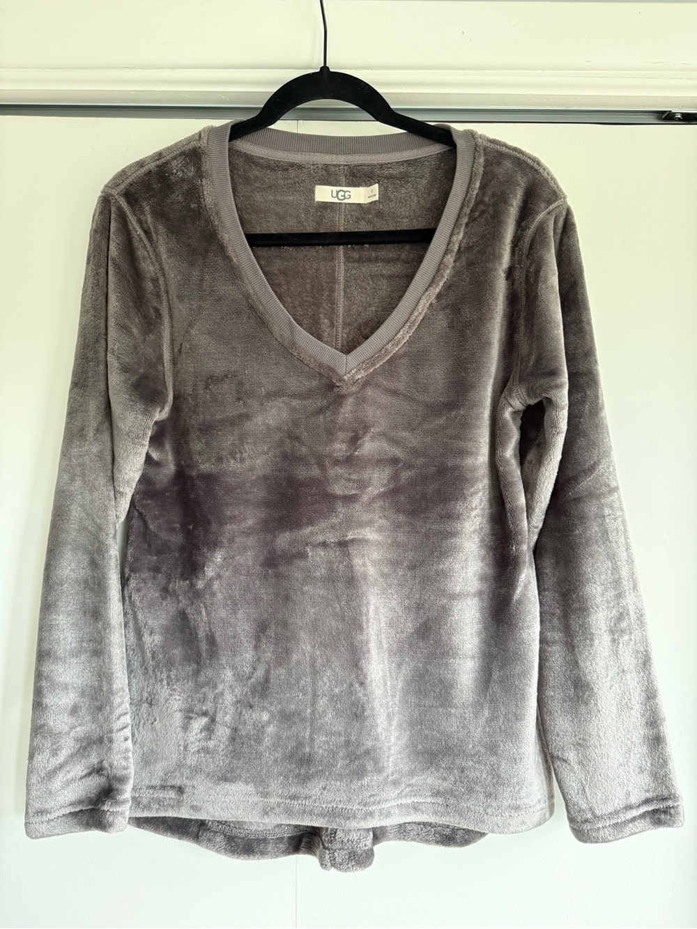UGG Gray Plush Fleece V-Neck Pullover Size S NWOT Lounge